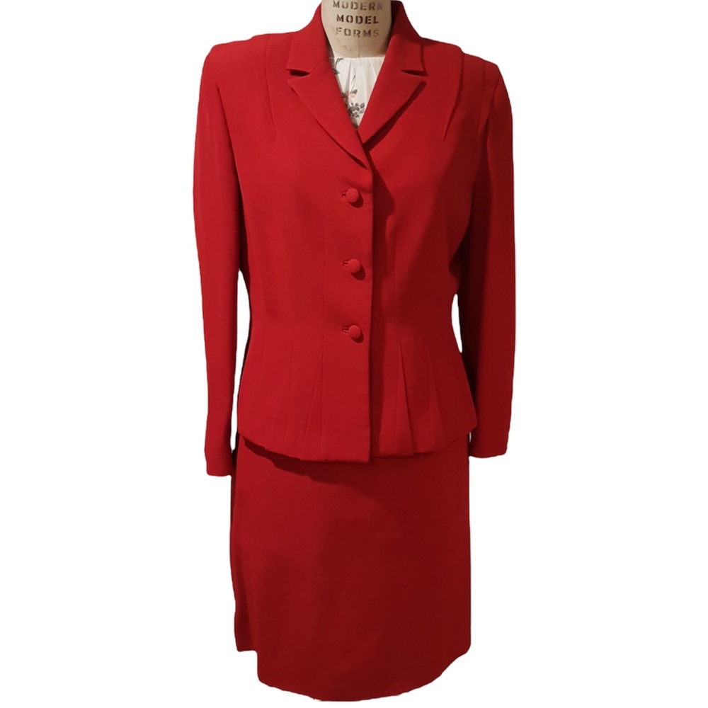 Badgley Mischka Women’s Red  Suit Skirt and Jacket size 10